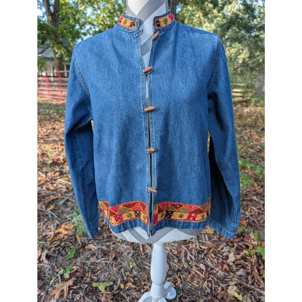 Petite Medium Vtg New Identity Embroidered Denim Jacket Wood Buttons Cotton Fall